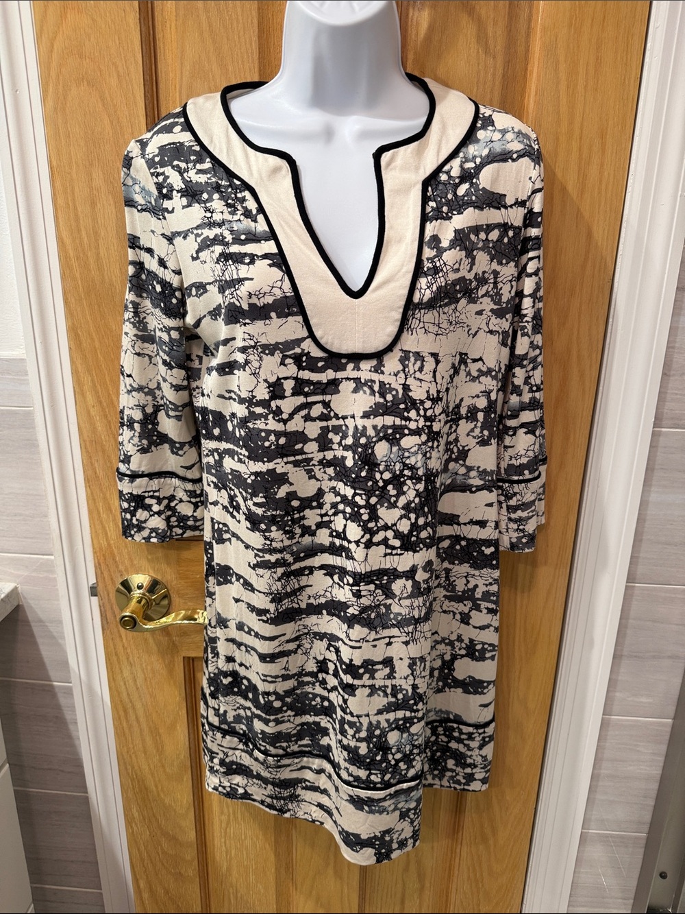 Diane Von Furstenberg Black and Cream Abstract Tunic Dress